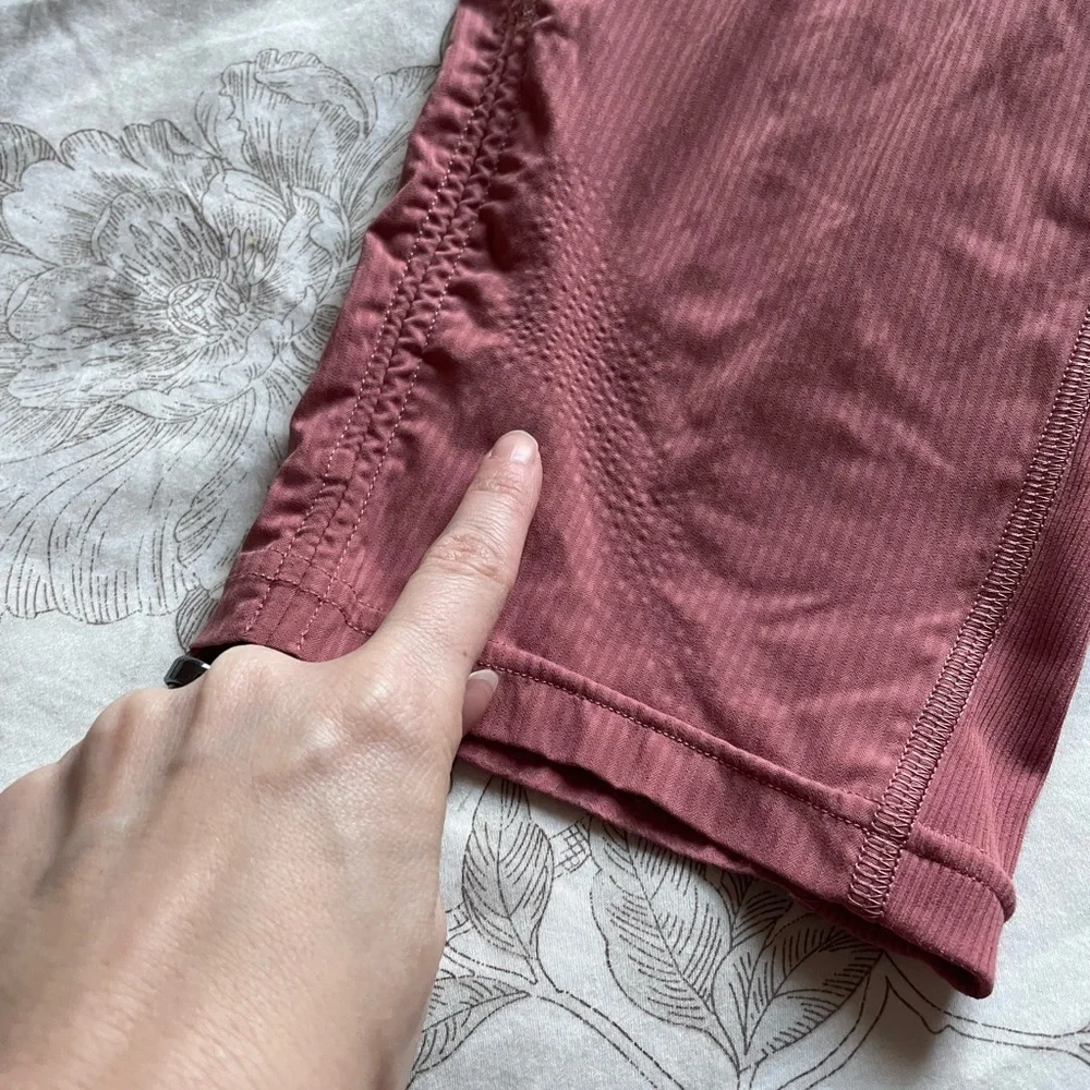 Lululemon Mid Rise Dance Studio Jogger Crop 6 Brier‎ Rose Pink Gym Athletic Yoga